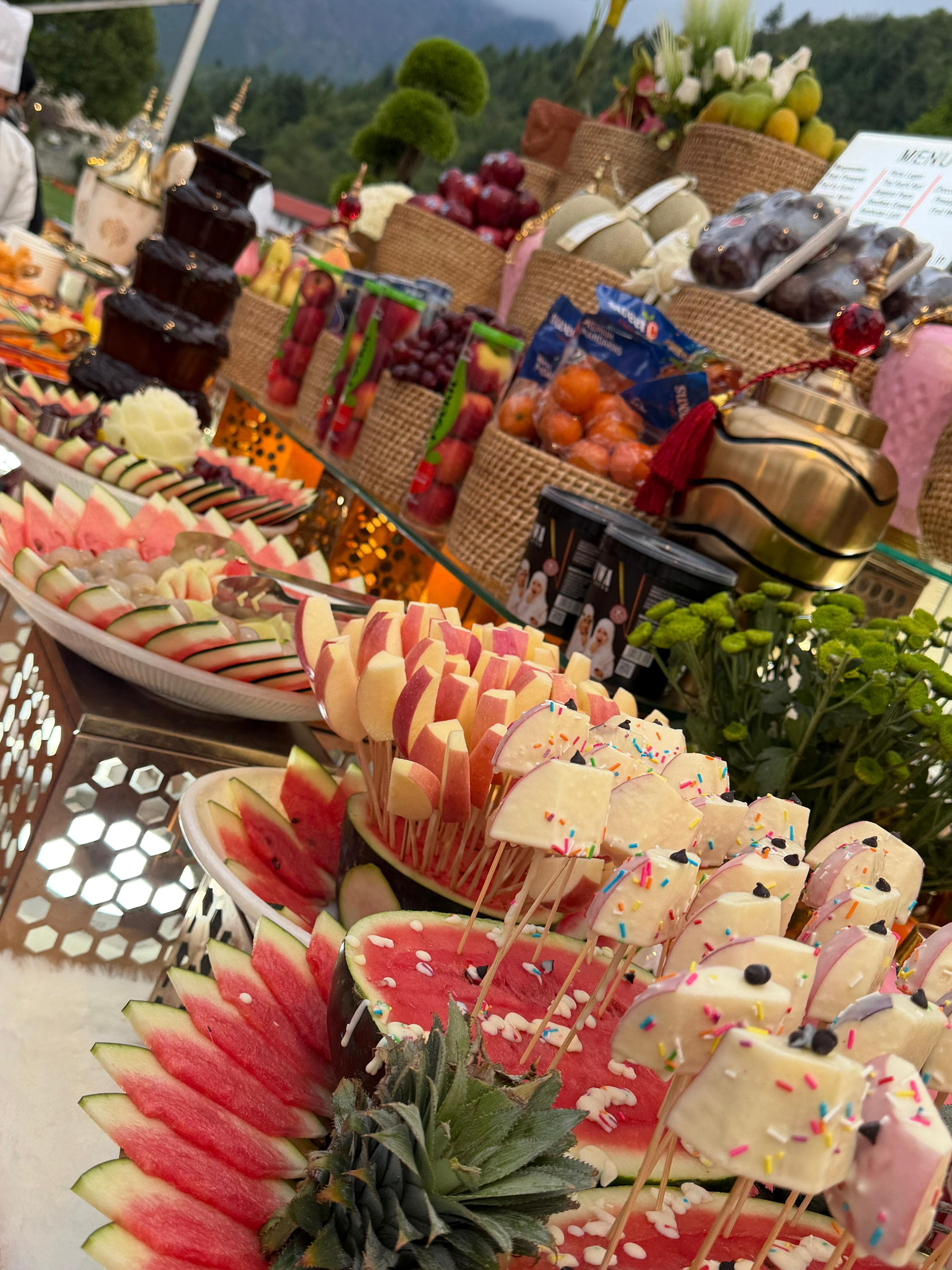 Festival fruit gifting platter by Shyama Fruit Co.